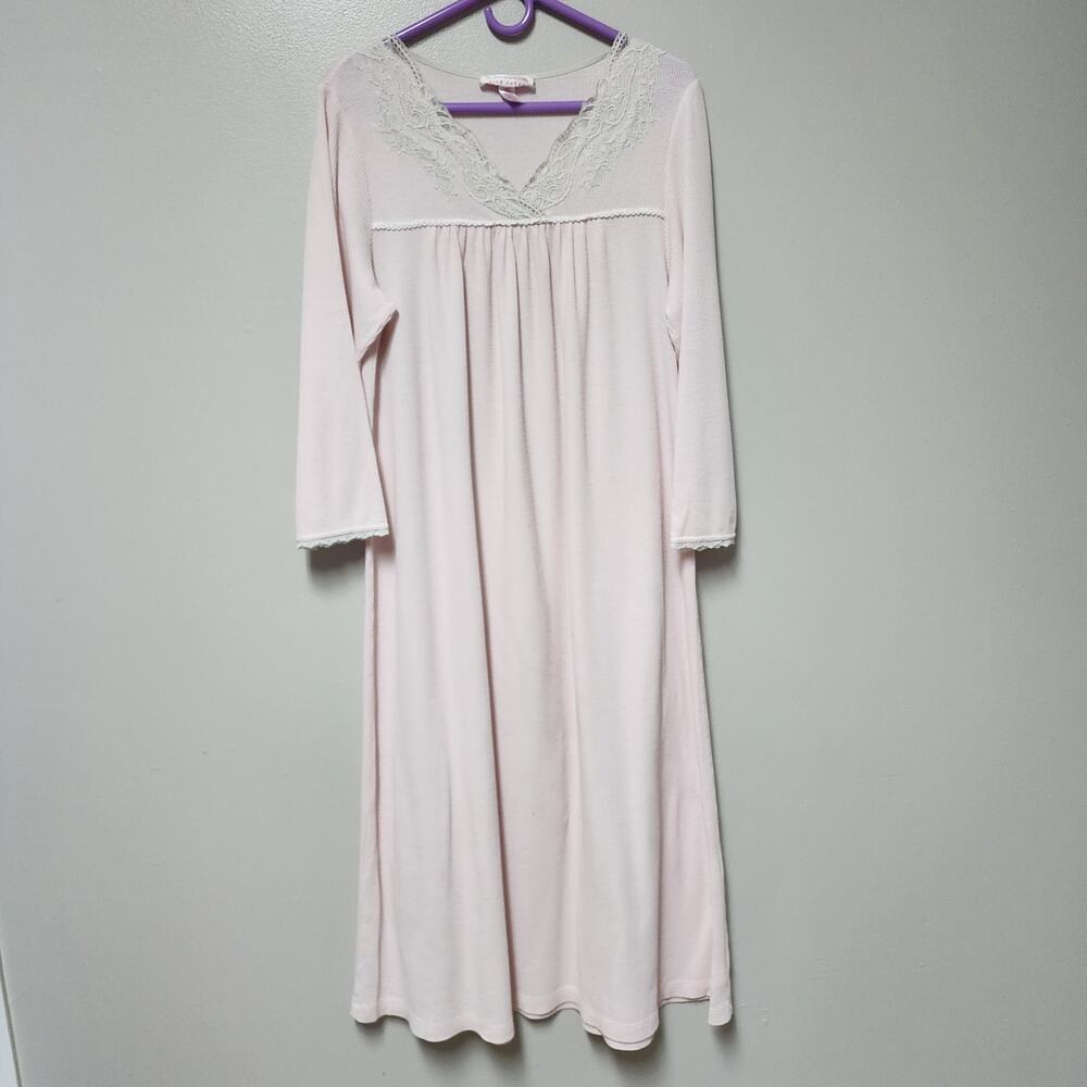 Vintage Oscar de la Renta light pink lace trimmed Nightgown size Medium